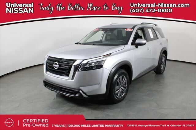 2025 Nissan Pathfinder SV