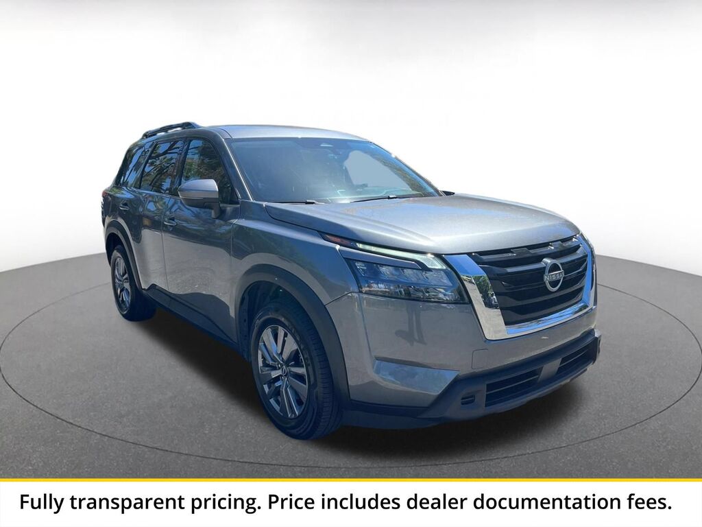 2025 Nissan Pathfinder SV — photo 1 of 13
