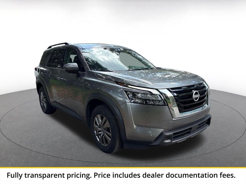 2025 Nissan Pathfinder SV — photo 1 of 13