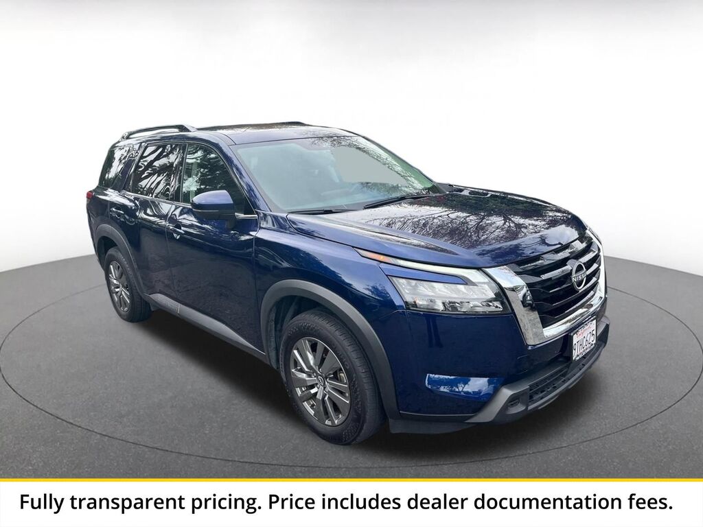 2025 Nissan Pathfinder SV — photo 1 of 13