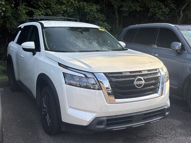 2023 Nissan Pathfinder SV