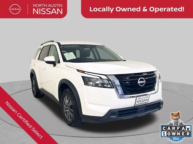 2024 Nissan Pathfinder SV