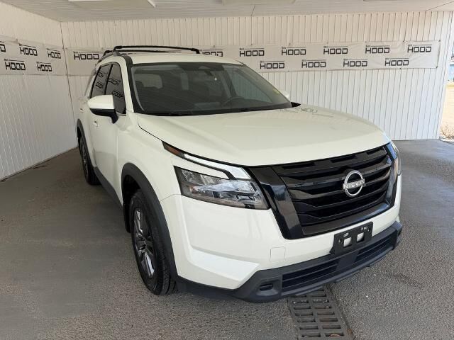 2023 Nissan Pathfinder SV — photo 1 of 26