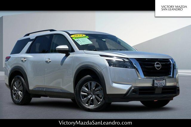 2024 Nissan Pathfinder SV — photo 1 of 12