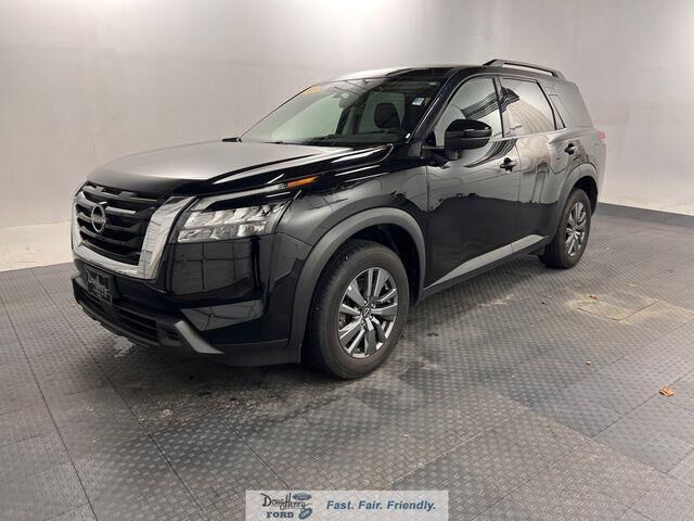 2025 Nissan Pathfinder SV — photo 1 of 26