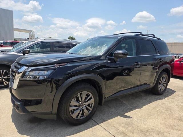2025 Nissan Pathfinder SV — photo 1 of 1
