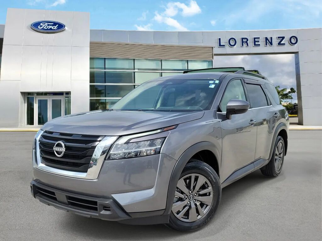 2022 Nissan Pathfinder SV — photo 1 of 13