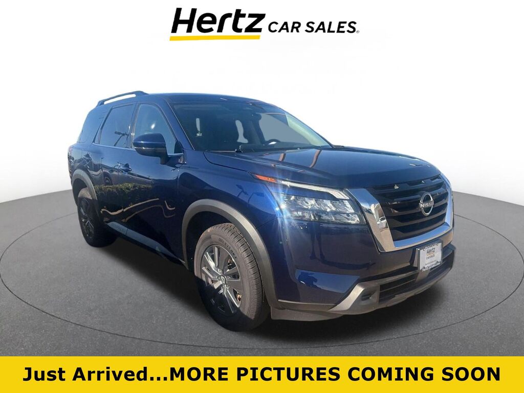 2025 Nissan Pathfinder SV — photo 1 of 4