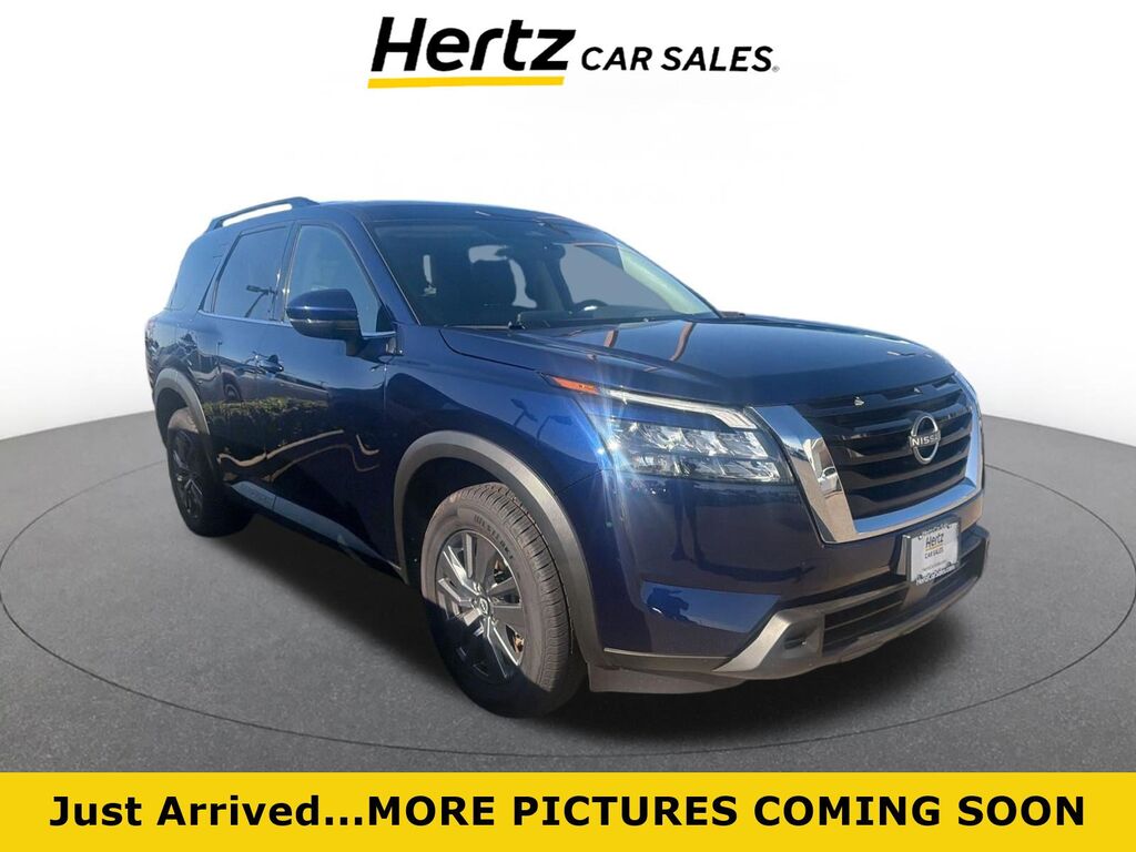 2025 Nissan Pathfinder SV — photo 1 of 4