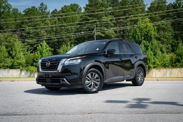 2022 Nissan Pathfinder SV