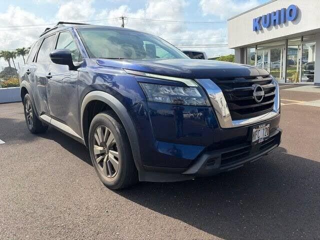 2023 Nissan Pathfinder SV — photo 1 of 4