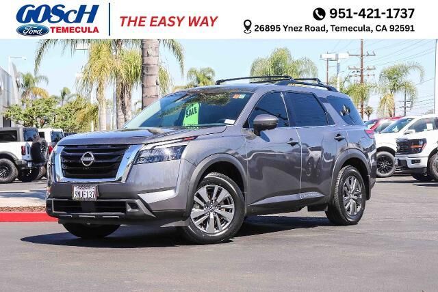 2024 Nissan Pathfinder SV — photo 1 of 13