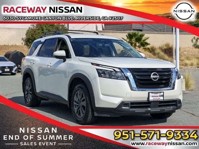 2024 Nissan Pathfinder SV