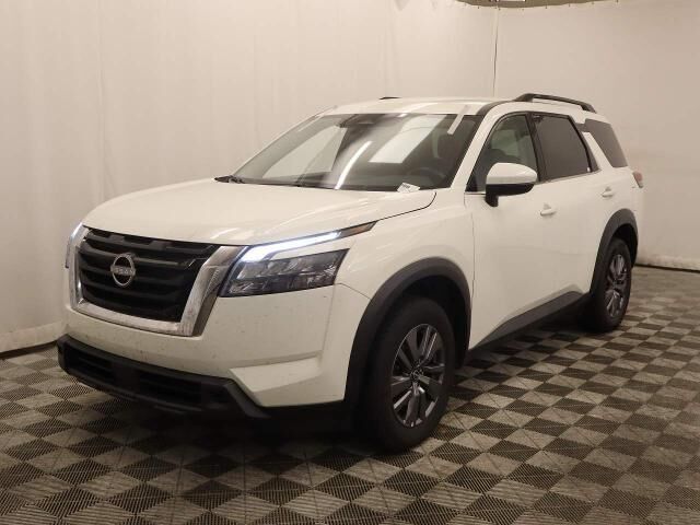 2024 Nissan Pathfinder SV — photo 1 of 39