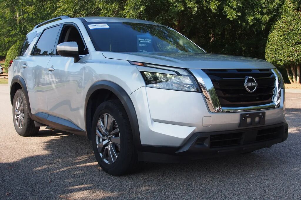2024 Nissan Pathfinder SV — photo 1 of 13