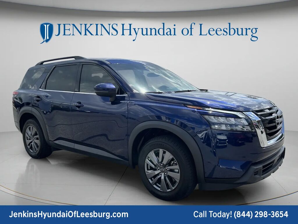 2025 Nissan Pathfinder SV — photo 1 of 29