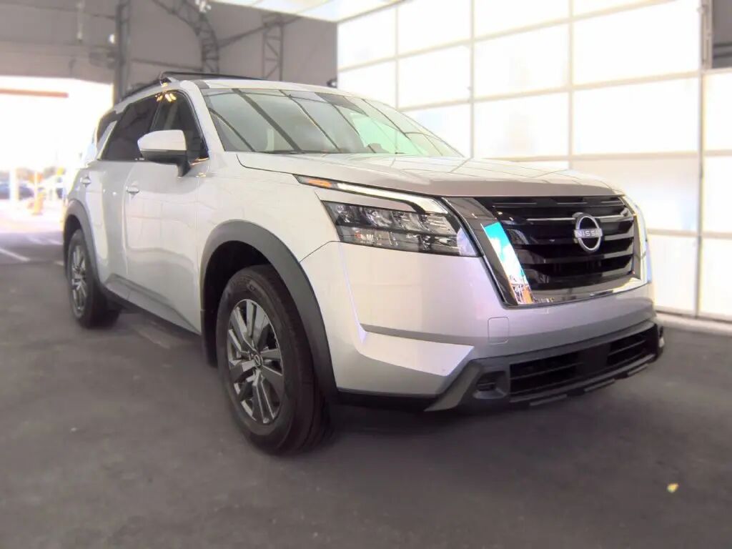 2025 Nissan Pathfinder SV — photo 1 of 9