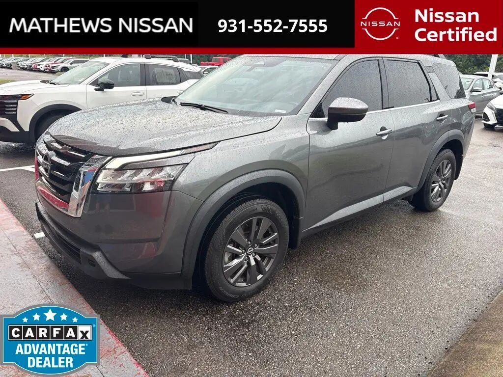 2022 Nissan Pathfinder SV — photo 1 of 4