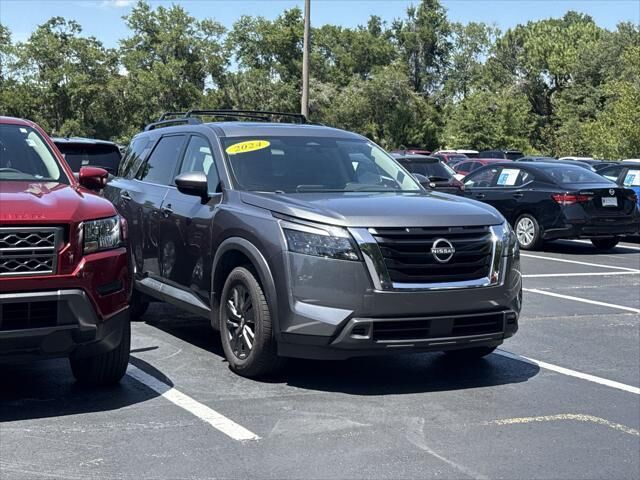 2024 Nissan Pathfinder SV — photo 1 of 1