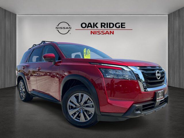 2024 Nissan Pathfinder SV