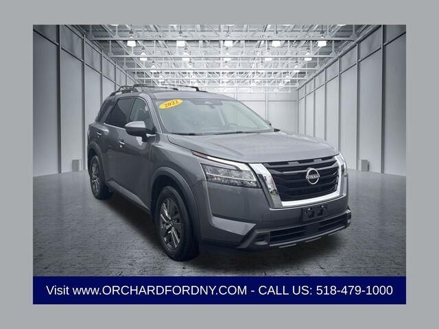 2022 Nissan Pathfinder SV