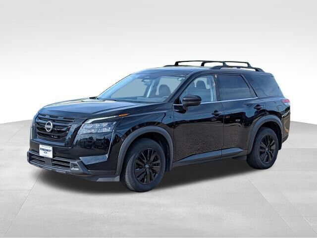 2023 Nissan Pathfinder SV