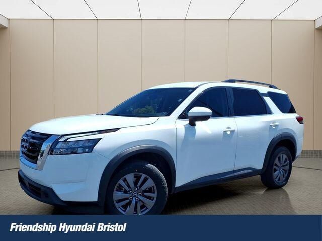 2024 Nissan Pathfinder SV — photo 1 of 10