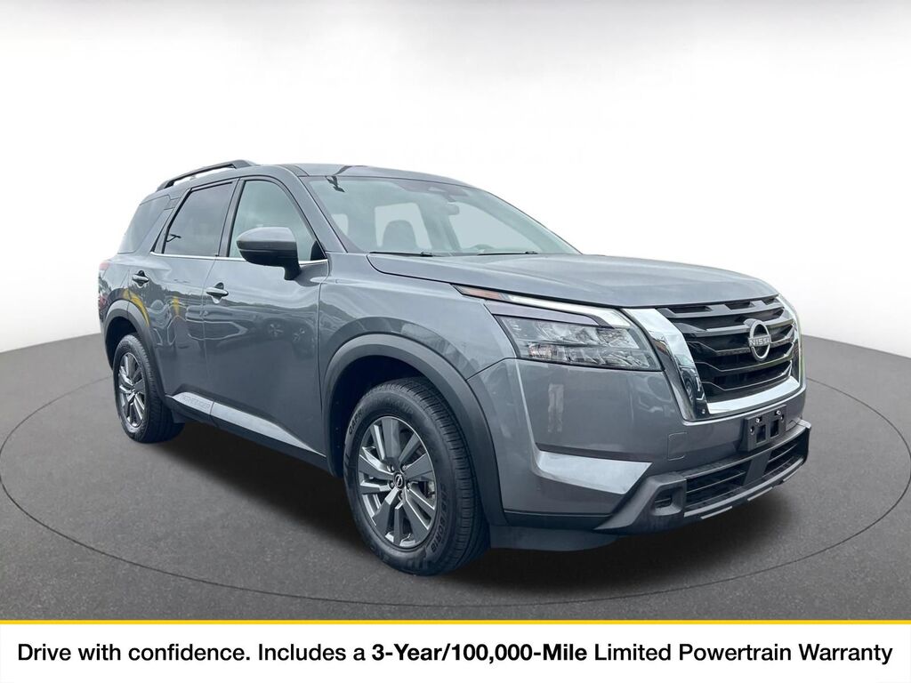 2025 Nissan Pathfinder SV — photo 1 of 11