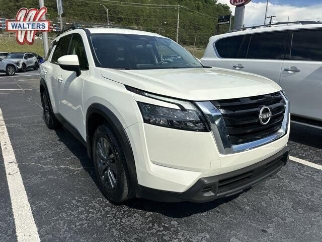 2024 Nissan Pathfinder SV — photo 1 of 26