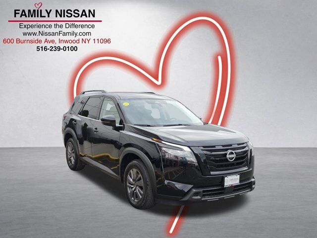 2025 Nissan Pathfinder SV — photo 1 of 13