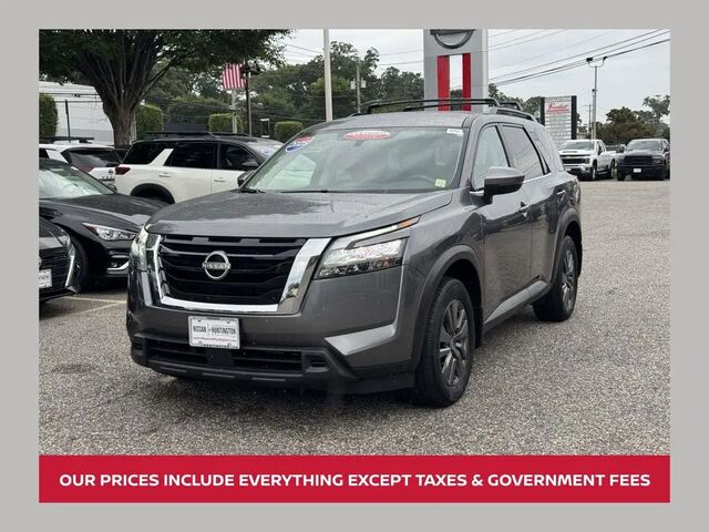 2025 Nissan Pathfinder SV