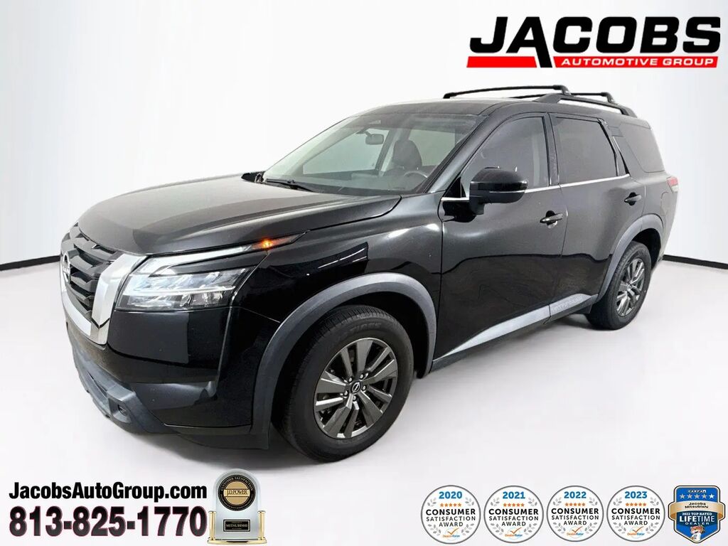 2022 Nissan Pathfinder SV — photo 1 of 13