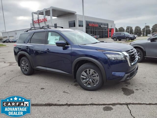 2024 Nissan Pathfinder SV