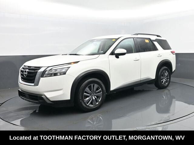 2025 Nissan Pathfinder SV — photo 1 of 13
