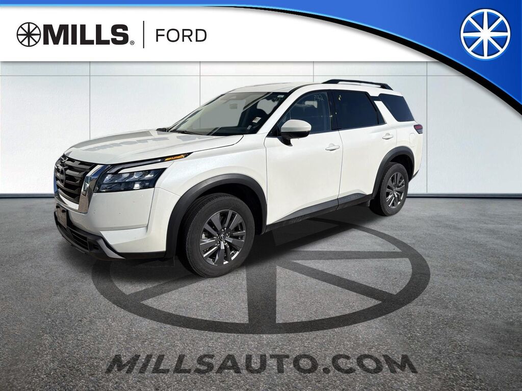 2024 Nissan Pathfinder SV — photo 1 of 2