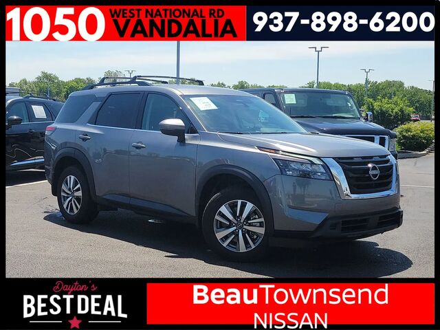 2025 Nissan Pathfinder SV