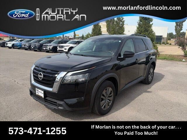 2024 Nissan Pathfinder SV — photo 1 of 39