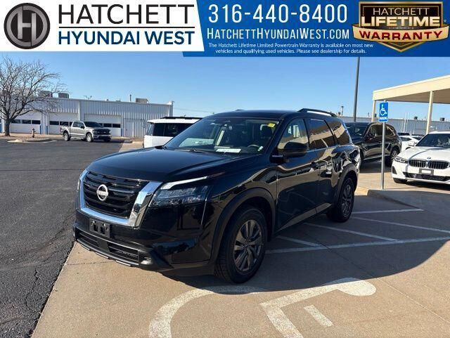 2024 Nissan Pathfinder SV