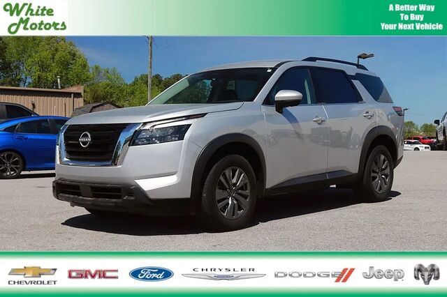 2025 Nissan Pathfinder SV