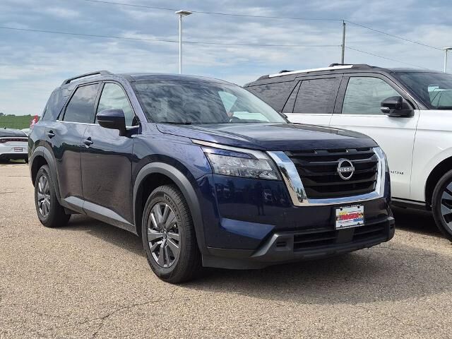 2025 Nissan Pathfinder SV — photo 1 of 12