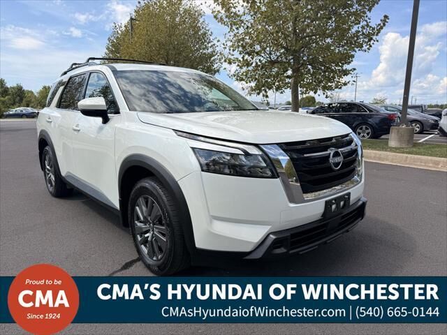 2024 Nissan Pathfinder SV