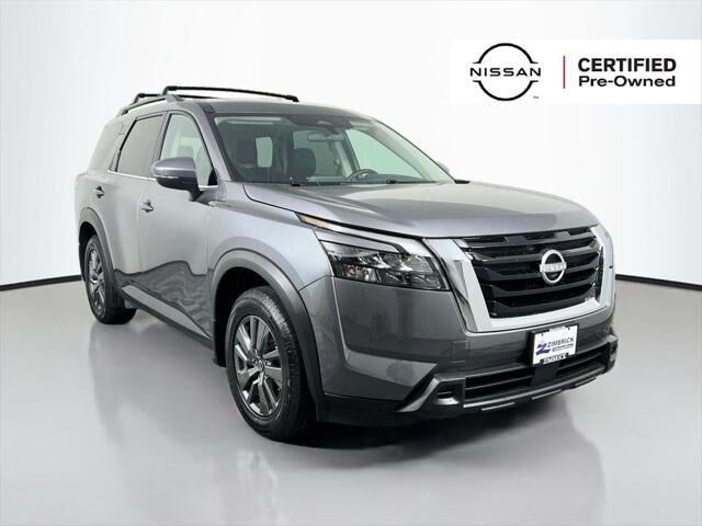 2024 Nissan Pathfinder SV — photo 1 of 13