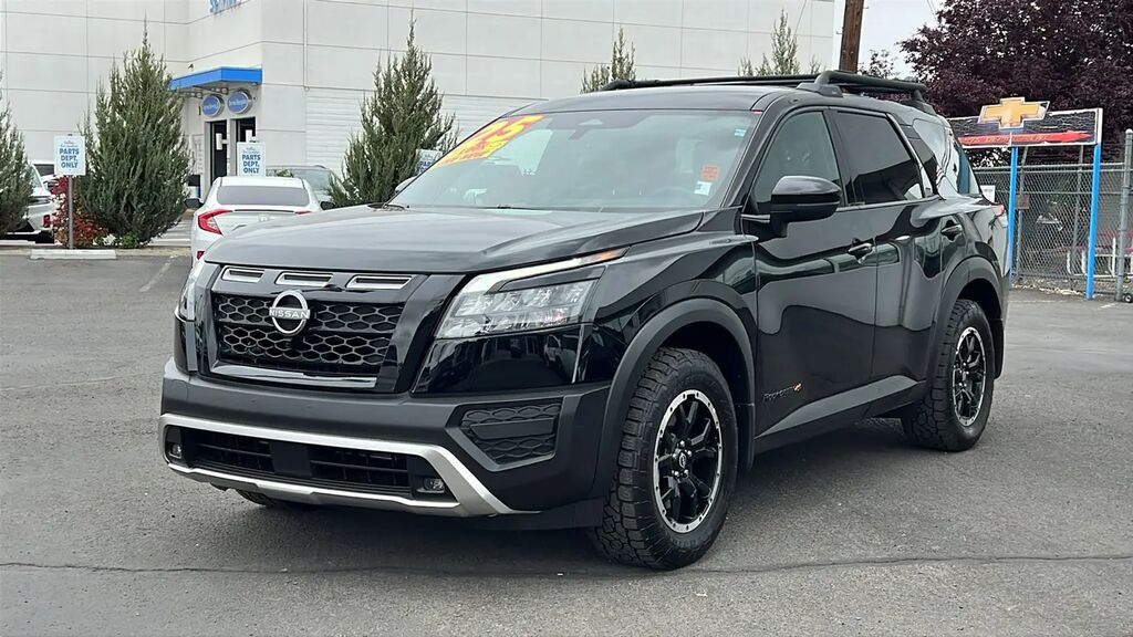 2025 Nissan Pathfinder Rock Creek — photo 1 of 13