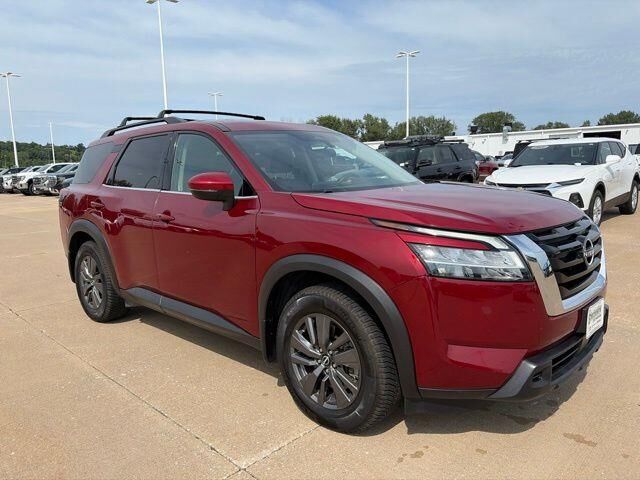 2022 Nissan Pathfinder SV — photo 1 of 26