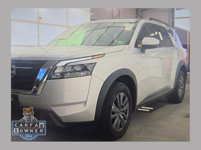 2024 Nissan Pathfinder SV