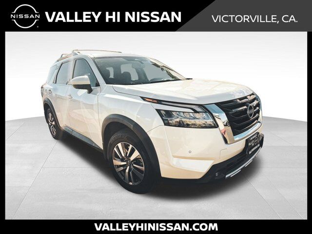 2022 Nissan Pathfinder SL