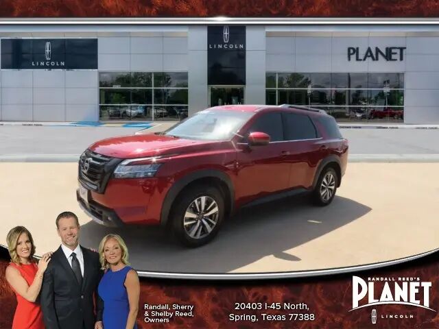 2024 Nissan Pathfinder SL — photo 1 of 13