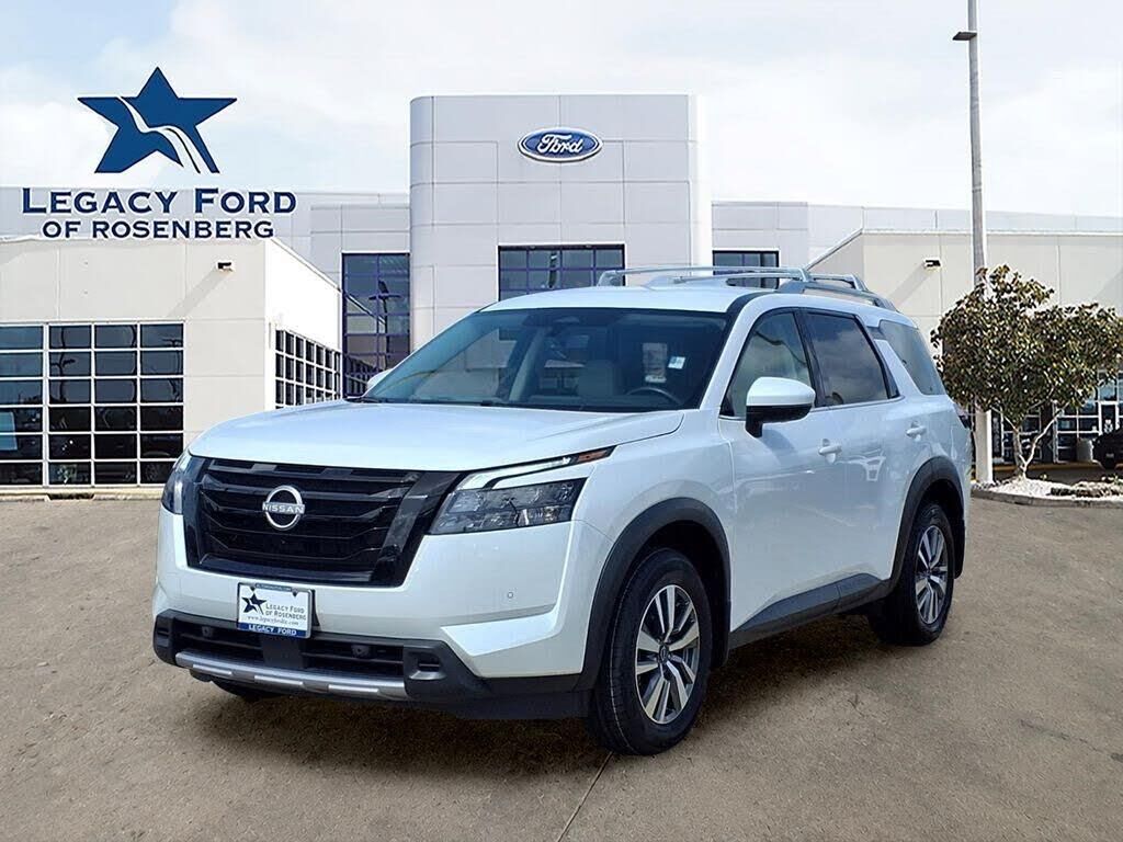 2025 Nissan Pathfinder SL — photo 1 of 1