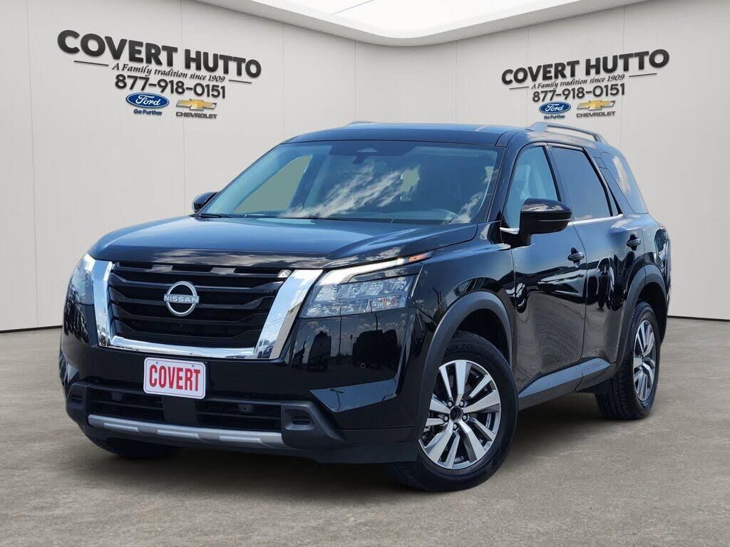 2025 Nissan Pathfinder SL — photo 1 of 1