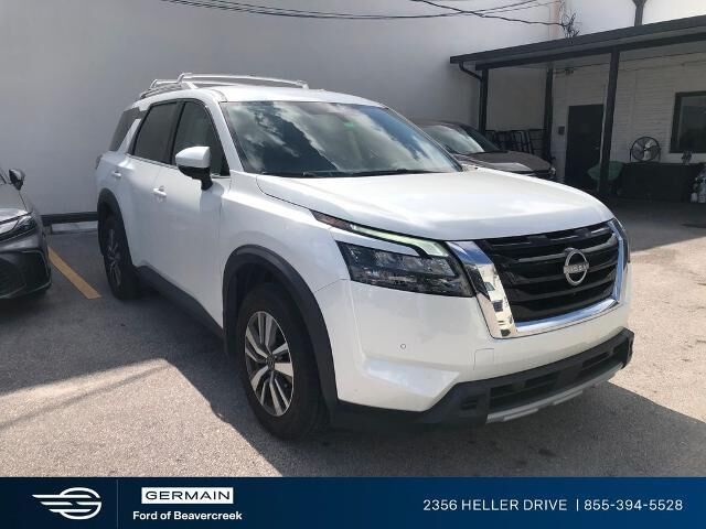 2025 Nissan Pathfinder SL — photo 1 of 14